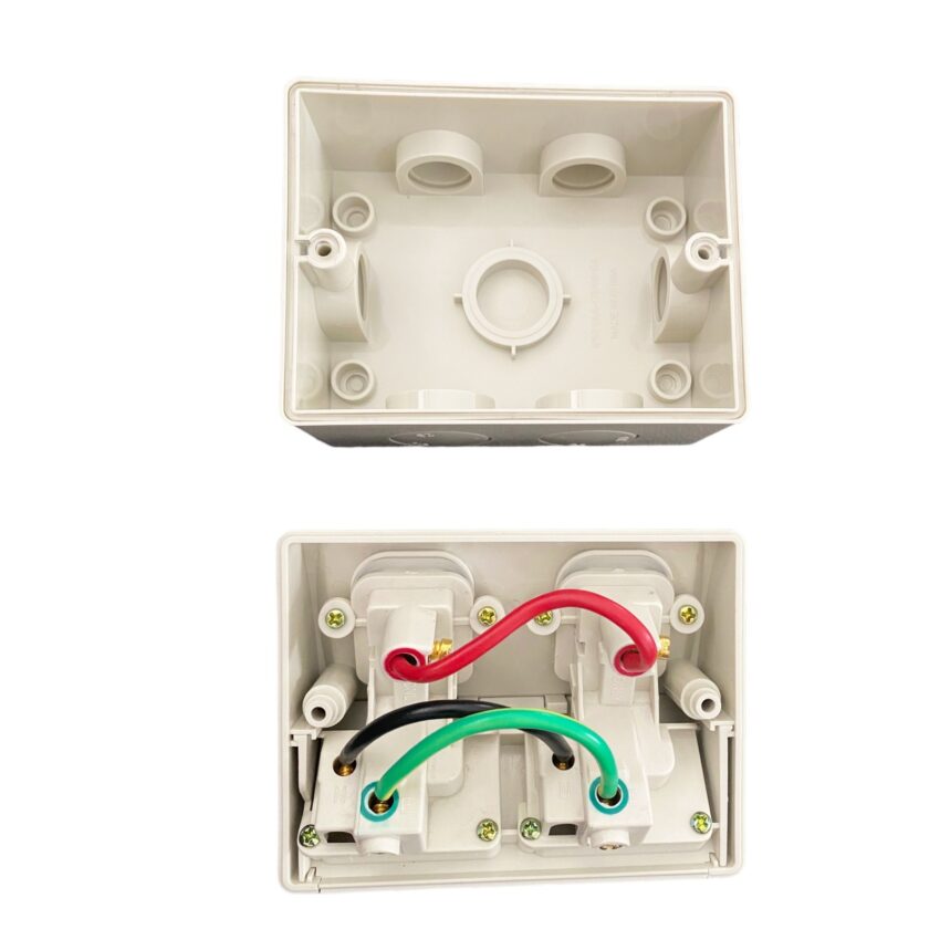 CROWN ELECTRICAL PRODUCTS Weatherproof 2 GPO Power Point - Waterproof 15A IP53 - Image 3
